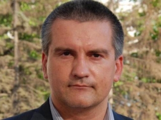 Аксёнов пообещал решить все проблемы крымских татар