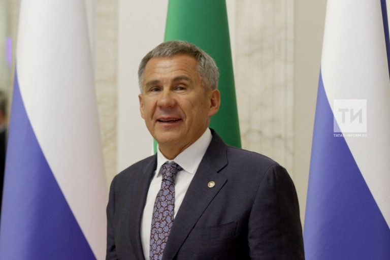 Рустам Минниханов поддержал кандидатуры Тукая и Лемаева на конкурсе имен для аэропортов
