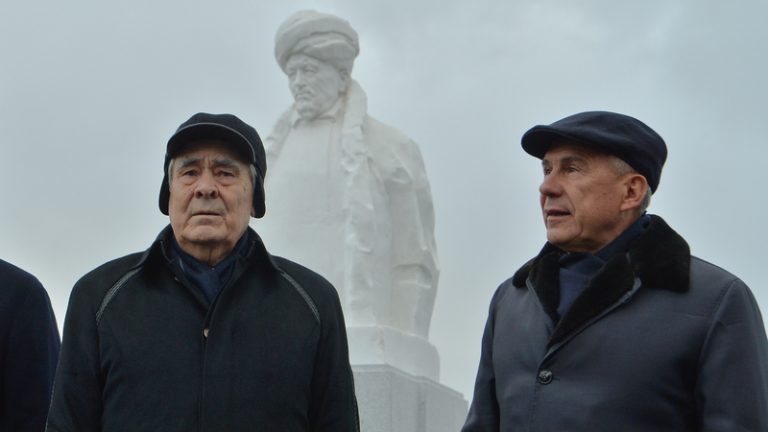 Минниханов и Шаймиев открыли памятник Марджани в Казани