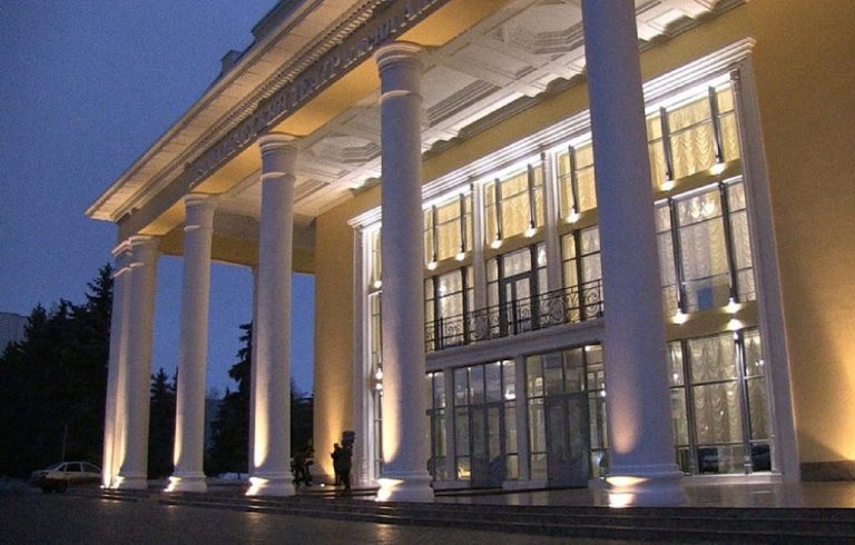 Глава региона Дмитрий Азаров открыл Год театра в Сызрани
