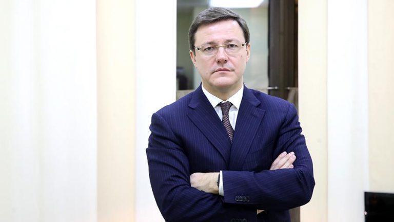 Дмитрий Азаров поздравил жителей Самарской области с Днем Конституции РФ