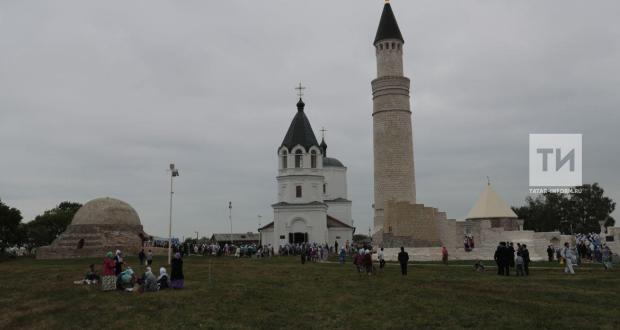 Минниханов поручил начать подготовку мероприятий к 1100-летию принятия ислама