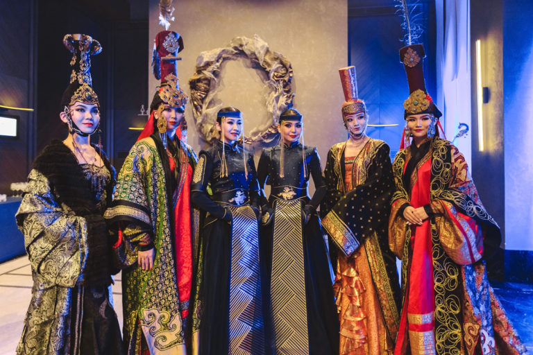 Mongolia in Kazan: татарстанский бомонд, Миннахметов с Намдаковым и монгольские красавицы