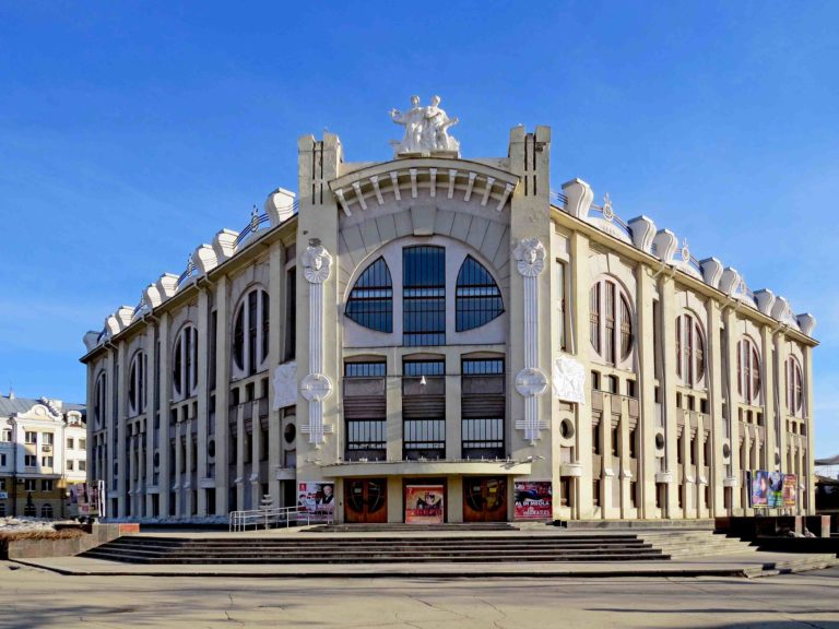 “Мирас” шагает в филармонию