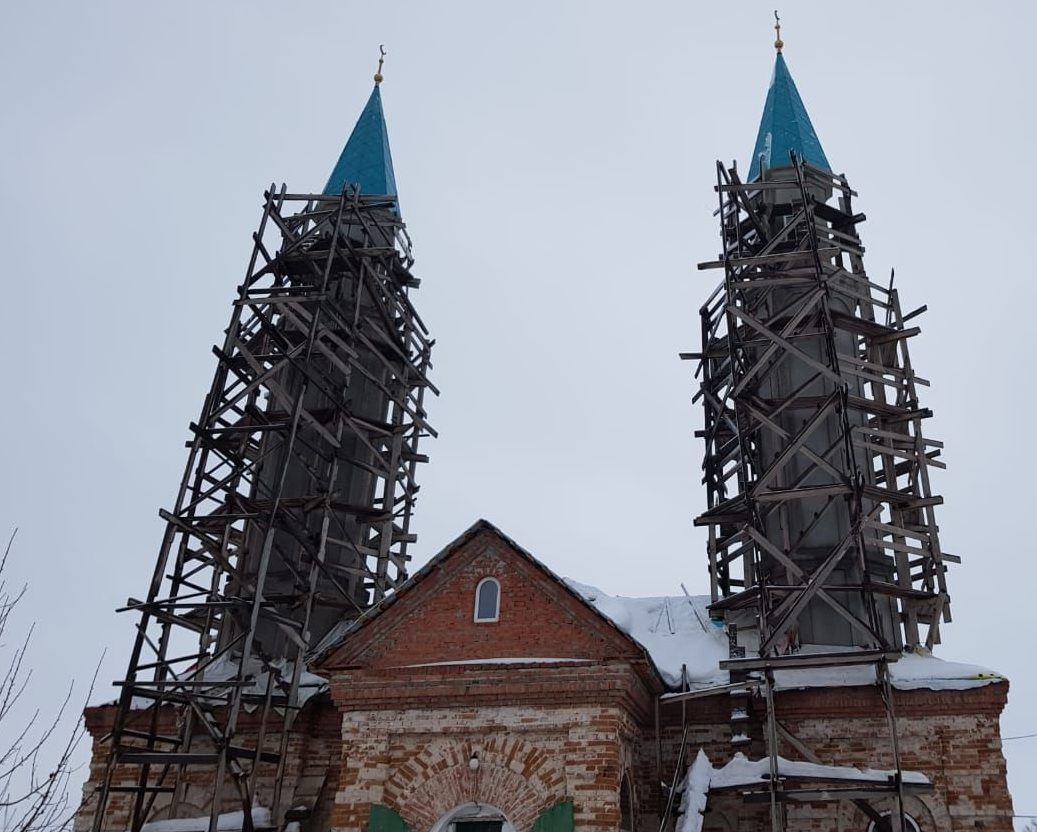 Татарская каргала. Татарская Каргала мечети. Мечеть куш Манара Оренбург. Татарская Каргала мечеть куш Манара. Мечеть Сеитовой слободы Каргалы.