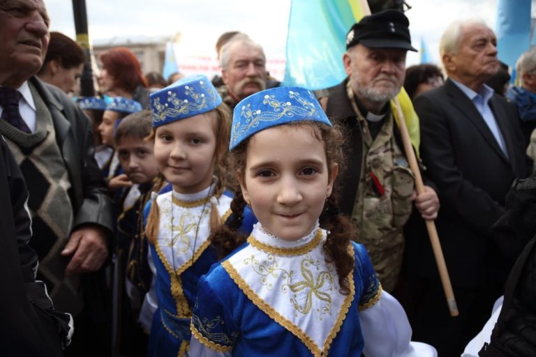 Какой народ ближе всего к татарам?