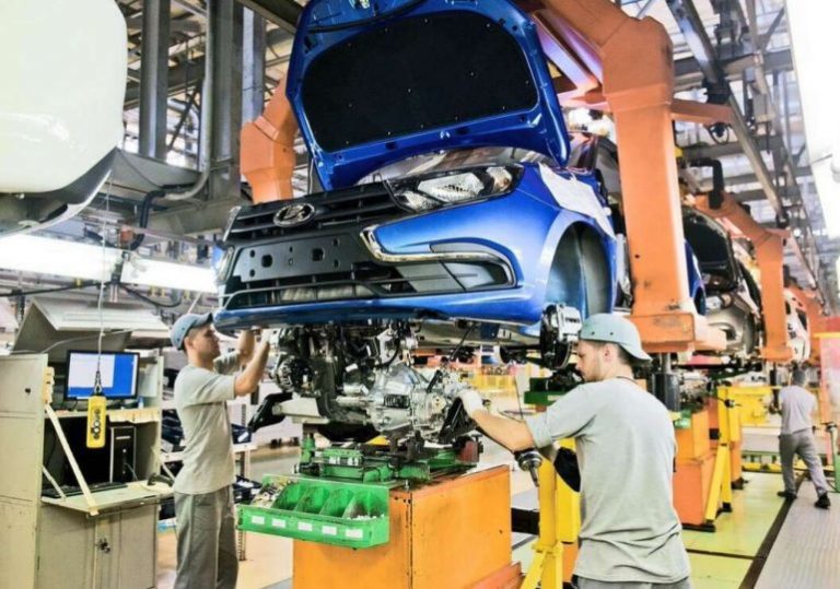АвтоВАЗ отзывает 12 тысяч машин