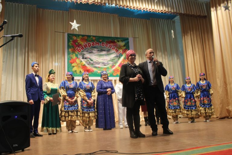 “Бердәмлек” газетасы хезмәткәрләре һәм “Ялкынлы яшьлек” халык ансамбле Похвистнево районының Мәчәләй һәм Гали авылларында чыгыш ясадылар.