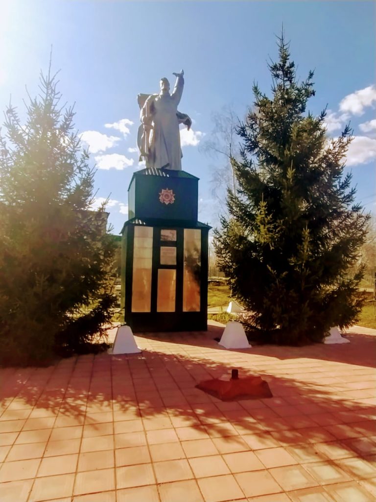 Сорок девять поздравлений труженикам тыла
