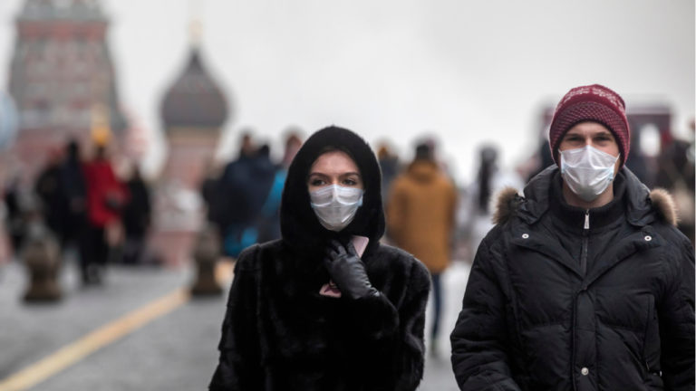 Назван способ, который поможет остановить эпидемию COVID-19 в России