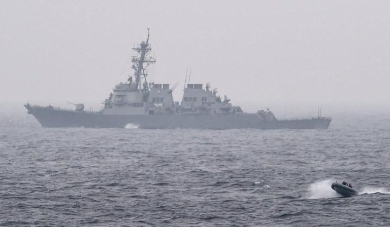 Американский эсминец зашел в Черное море