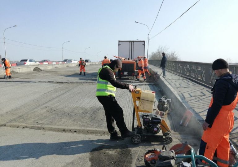 В Самаре начали ремонтировать Смышляевский путепровод