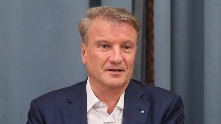Греф заявил о невозможности изъятия властями денег вкладчиков из банка