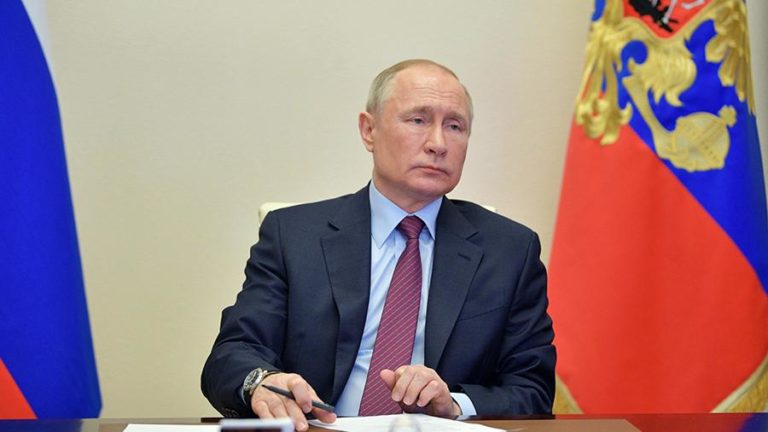 Путин заявил об ухудшении обстановки с коронавирусом