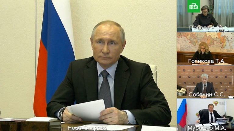 Путин не исключил привлечения Минобороны к борьбе с коронавирусом