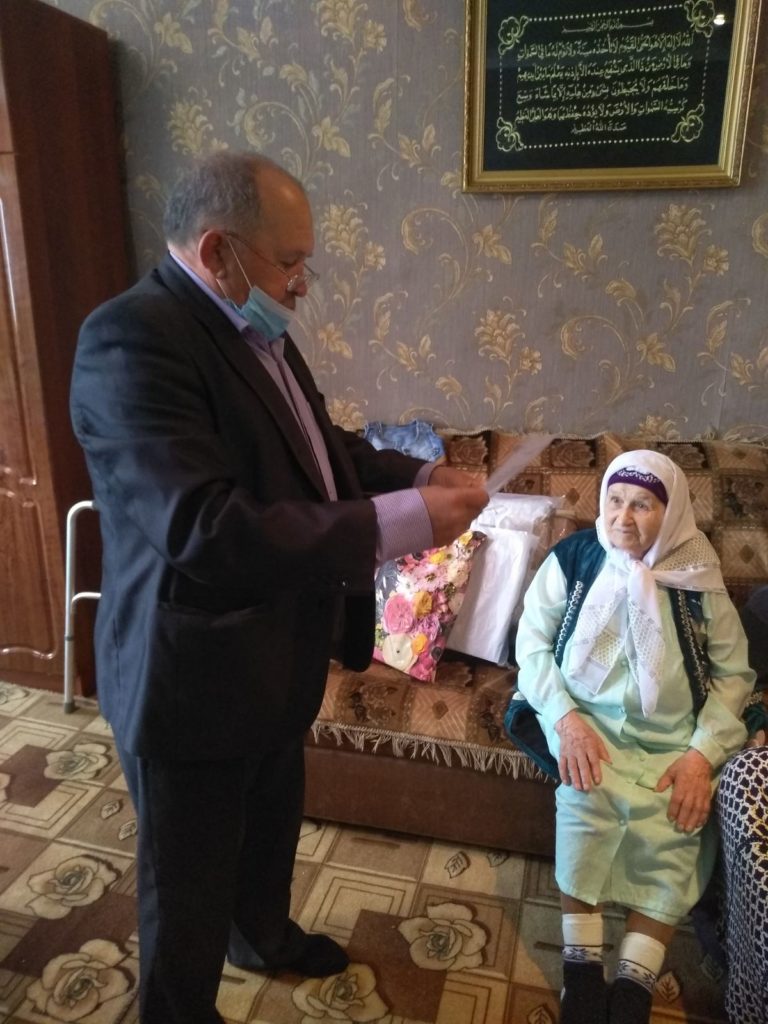 Поздравление главой поселения  Новое Мансуркино И.М.Газеева Усмановой Шамсегалям Мирсаевны