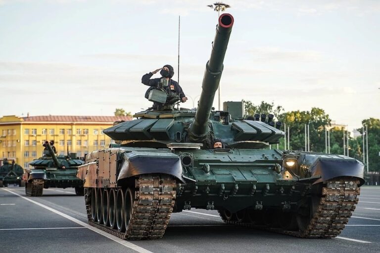Репетиция Парада Победы в Самаре 2020: фоторепортаж с площади Куйбышева 18 июня