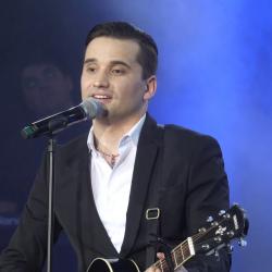 Илназ Гарипов: “Күпләр, артистларда акча күп, сез бит бай кешеләр, диде…”