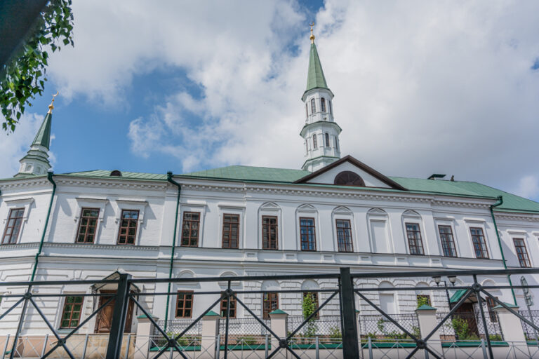 Прямая трансляция Курбан-байрама из Галиевской мечети г.Казани пройдет на телеканалах «Хузур ТВ», ТНВ, “Россия 1” и сайте ДУМ РТ