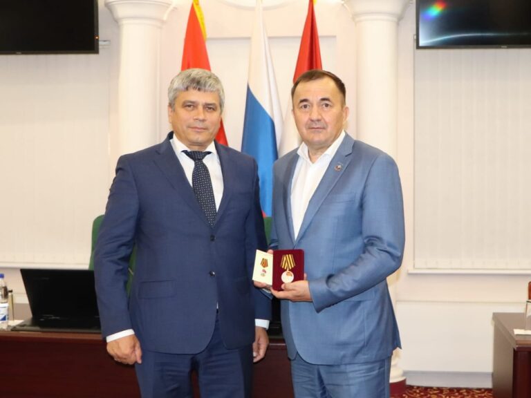 Представителя Общественного совета при областном главке МВД наградили Памятным знаком «За патриотическое воспитание»