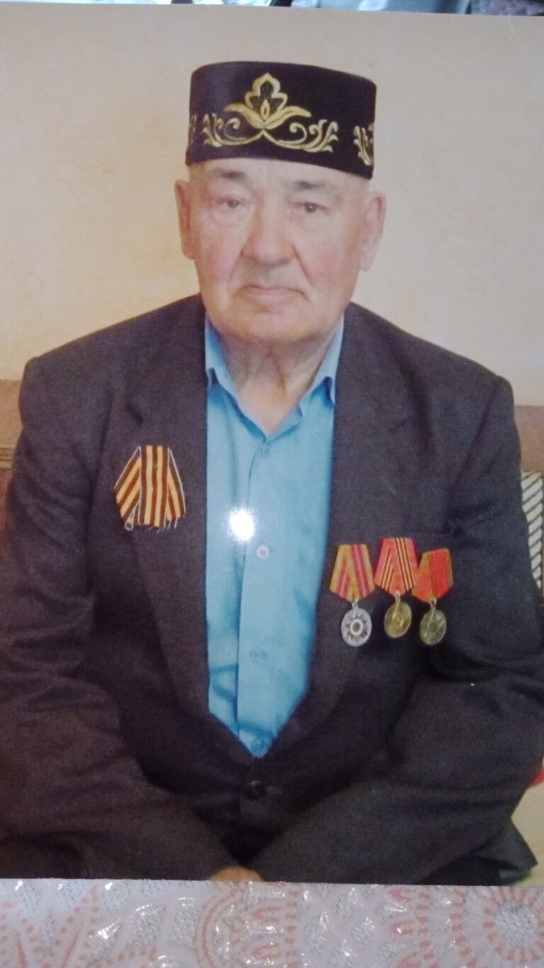 «Мин аңа һәйкәл куяр идем»
