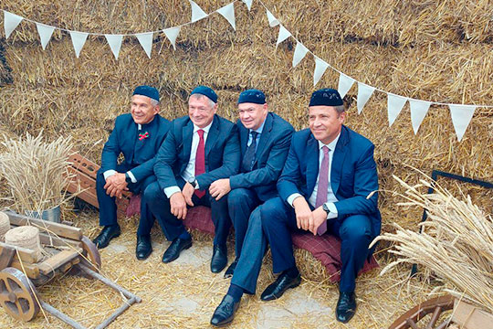 Стратегия татар, «татарочка» Фишман, VIP-трамвай на БКК и новое звание Салавата