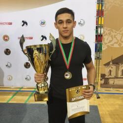Булат Гадершин: “Тәпи киткәннән бирле көрәшәм”