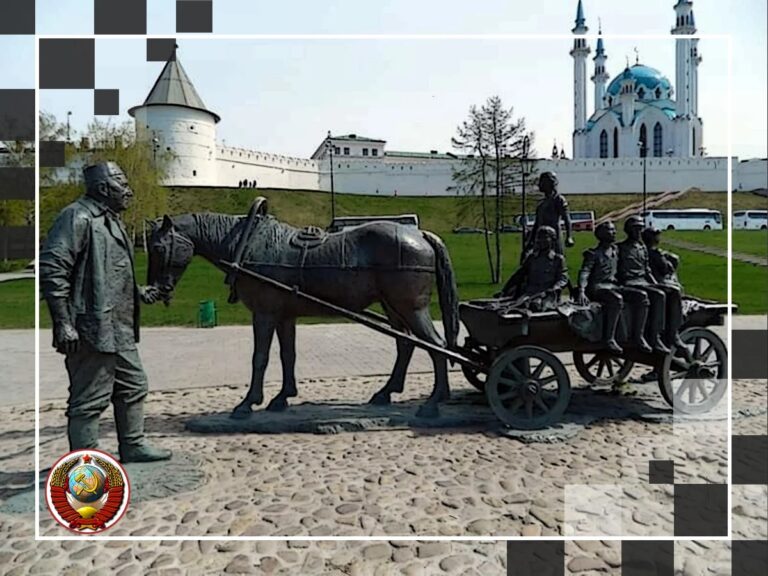 “Подарил детям 80 автобусов, а сам жил в трущобах ?” Человек, которому поставили памятник при жизни в центре Казани 😊👍