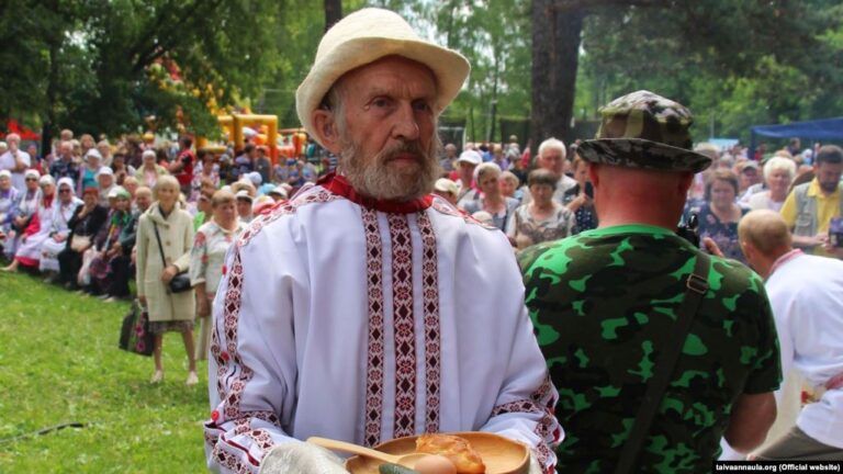 Альберт Разин үлеменә бер ел. Удмурт теле энтузиастлар арасында гына яши