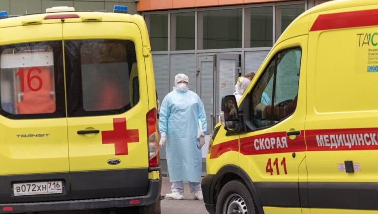 Врач ковидного госпиталя: За один-два дня человек из здорового превращается в лежачего