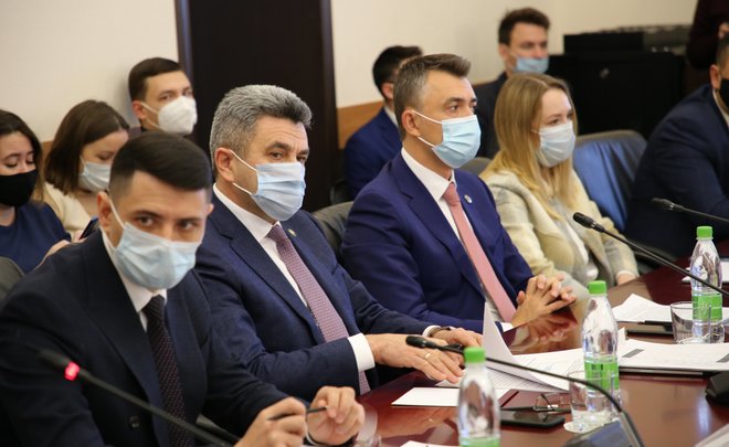 Несколько министров Татарстана учатся на курсах татарского языка