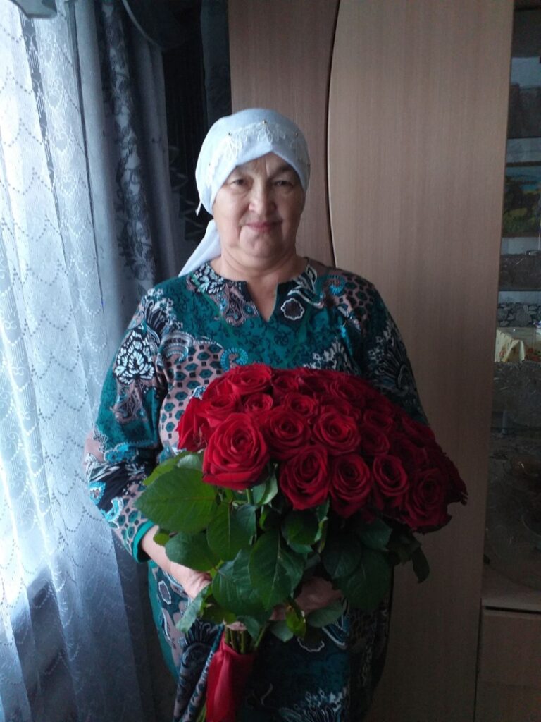Похвистнево районы, Яңа Мансур авылы Рәсимә Гайфетдин кызы Сәйфуллинага – 65 яшь!