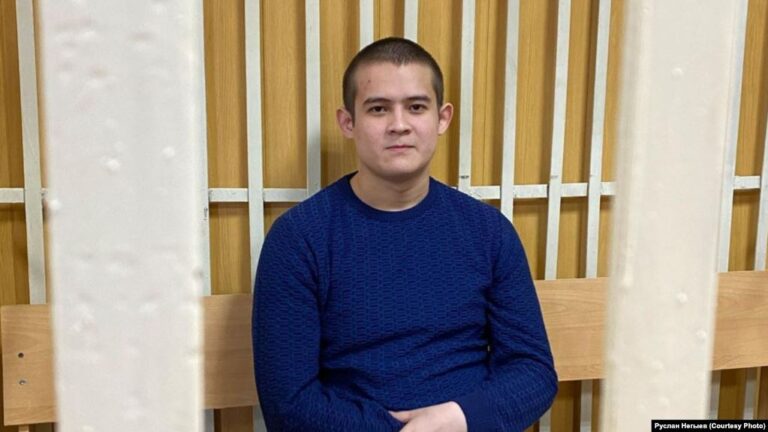 “Над ним издевались не только на дежурстве, но и задолго до этого”. Жены и матери погибших услышали рассказ Шамсутдинова о дедовщине в части