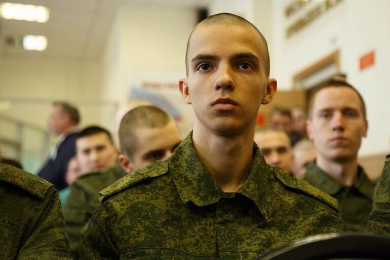 Армиягә китә егетләр…
