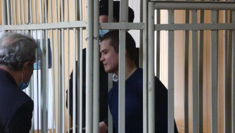 В Чите присяжные начали слушать дело расстрелявшего сослуживцев Шамсутдинова