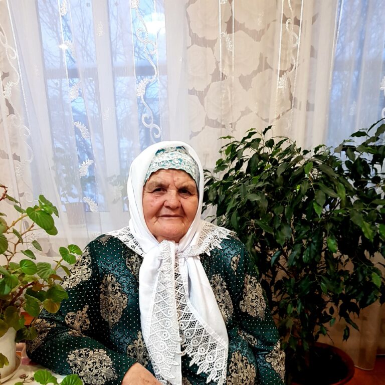 Похвистнево районының Иске Мәчәләй авылында туып-үскән, хәзерге вакытта Гали авылында яшәүче Минсрур Гыйльметдин кызы Нураевага – 75 яшь!
