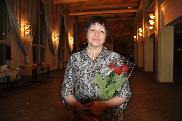 “Бердәмлек” өлкә татар газетасының баш мөхәррире Эльмира Мөгаммәр кызы Шәвәлиева- Варфоломеевага – 65 яшь!