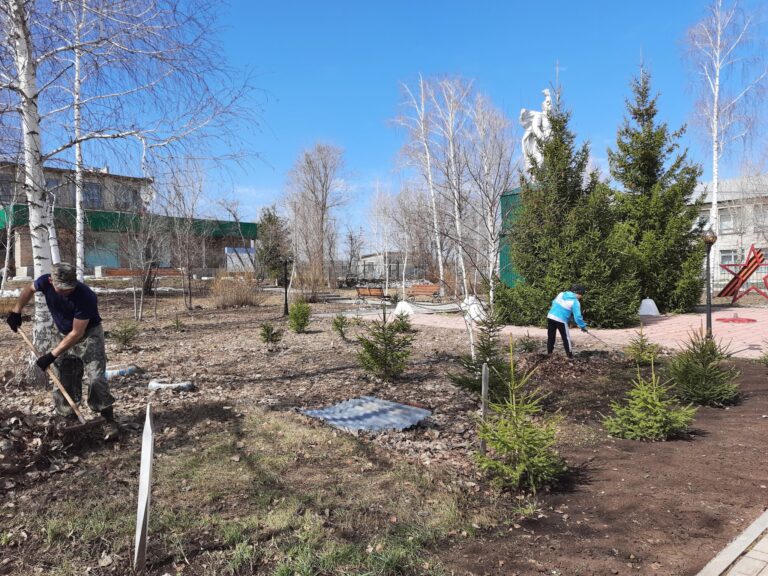Мочалеевцы приняли участие в субботнике