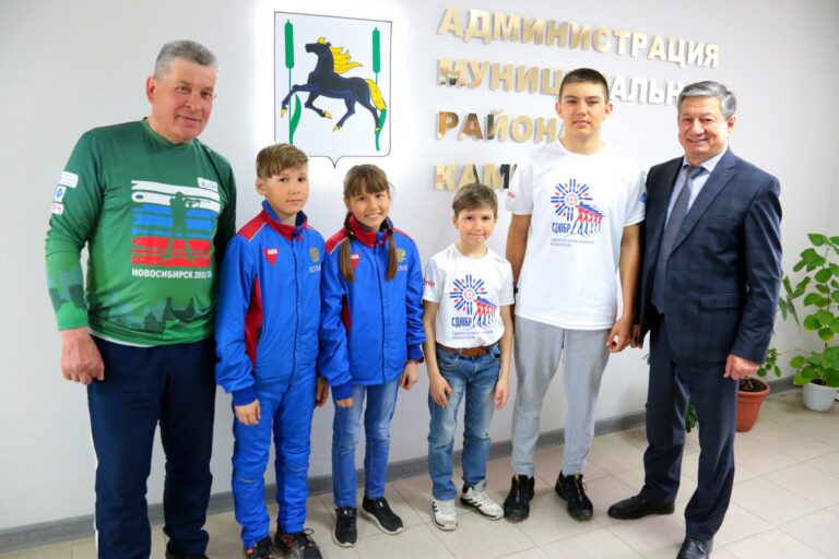 Будущие чемпионы побывали в гостях у главы района.