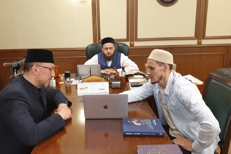 Муфтий встретился с руководителем сети быстрого халяльного питания “Тюбетей” Султаном Сафиным
