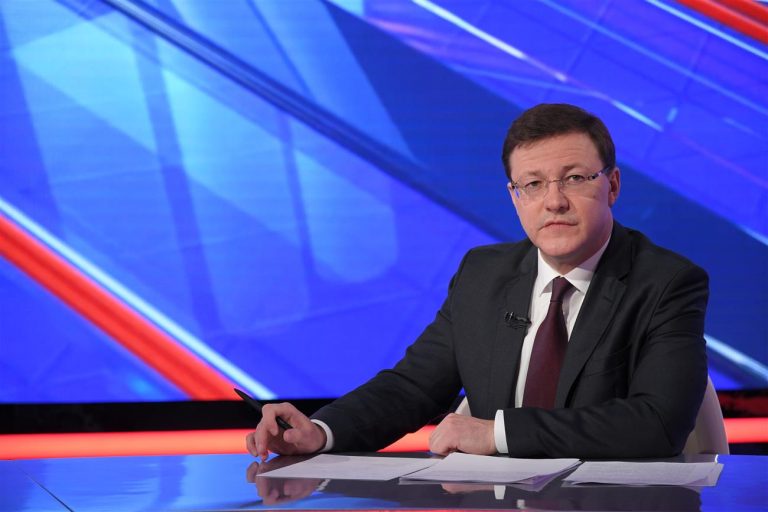 Дмитрий Азаров – землякам: “Послушайте тех, кто каждый день в “красной зоне” рискует жизнью, чтобы спасти жизнь других”