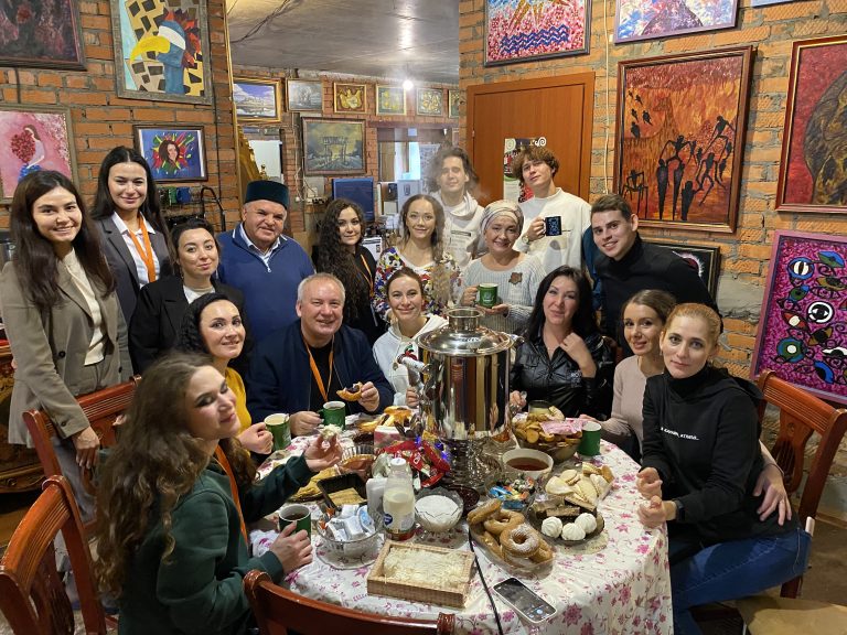Театральные подмостки в Штабе татар Москвы