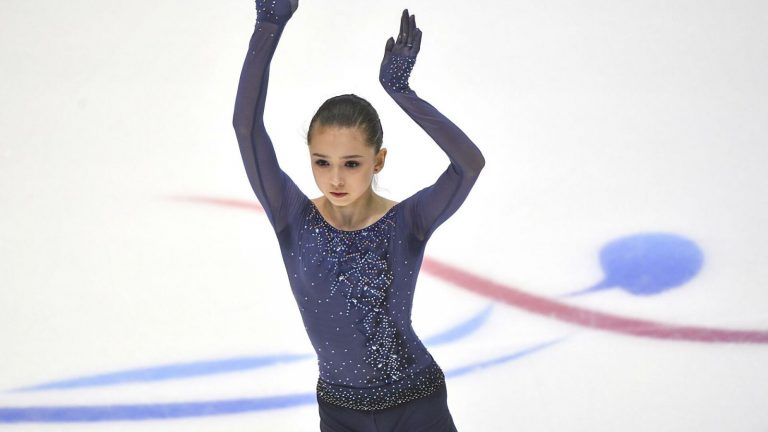 Камила Валиева выиграла чемпионат России-2022 с результатом выше мирового рекорда