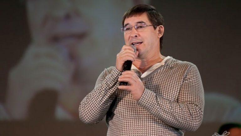 Салават: «Министр булмыйм», «Тартмаганга сүгенәм», «Артист сәхнәдә үләргә тиеш»