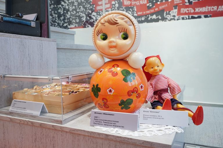 В самарской библиотеке народов Поволжья детей знакомят со старинным бытом и ремеслами