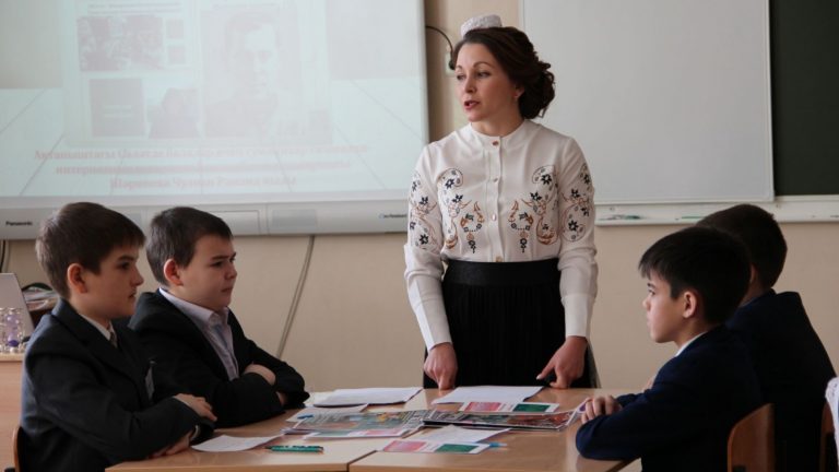 В Татарстане начинается зональный этап Всероссийского конкурса «Лучший учитель татарского языка и литературы»