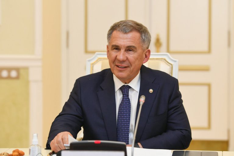 Минниханов поздравил «королеву льда» Валиеву с победой в командном турнире Олимпиады