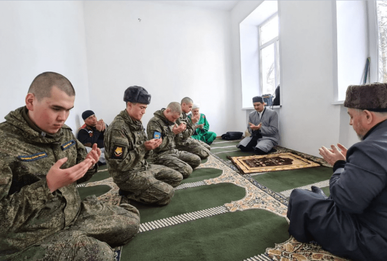 На Дальнем Востоке впервые в воинской части открылась мусульманская молитвенная комната