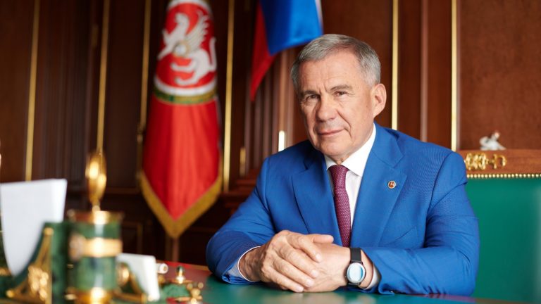 Поздравление Президента РТ Рустама Минниханова с 65-летием!