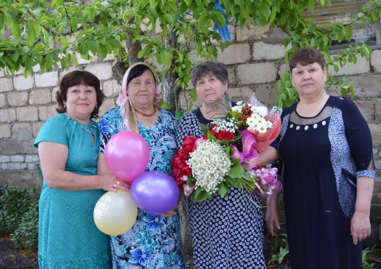 «Без әнкәйнең биш баласы идек»…